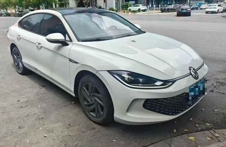 大众凌渡 正面外观二