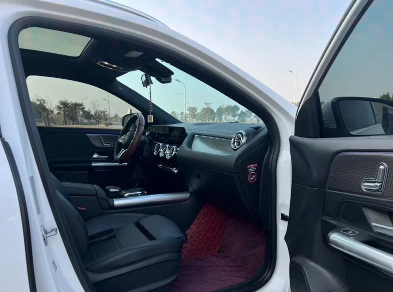 奔驰GLA 内饰后排