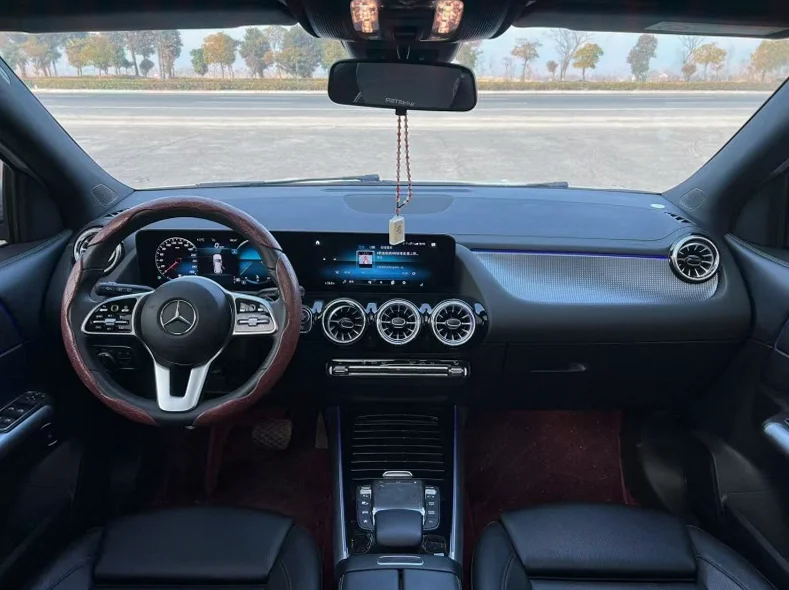 奔驰GLA 内饰前排