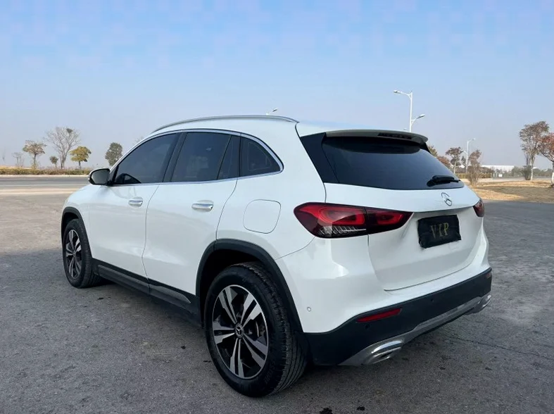 奔驰GLA 后面外观三