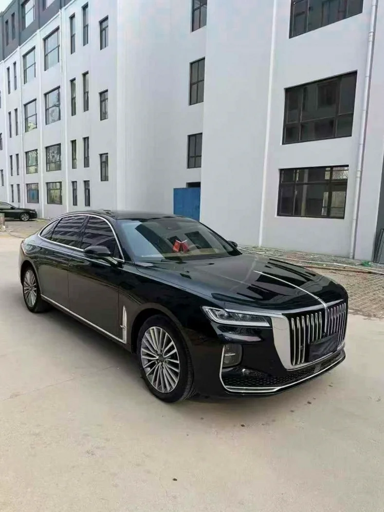 红旗H9 正面外观二