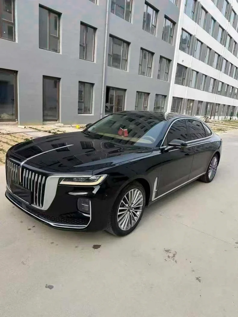 红旗H9 正面外观三