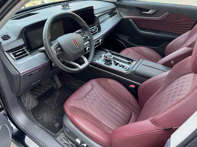 红旗HS5 后面外观三