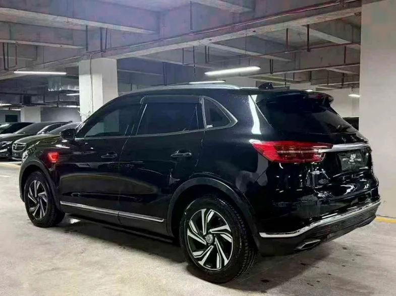 红旗HS5 正面外观二