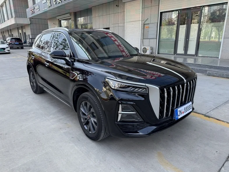 红旗HS5 正面外观二