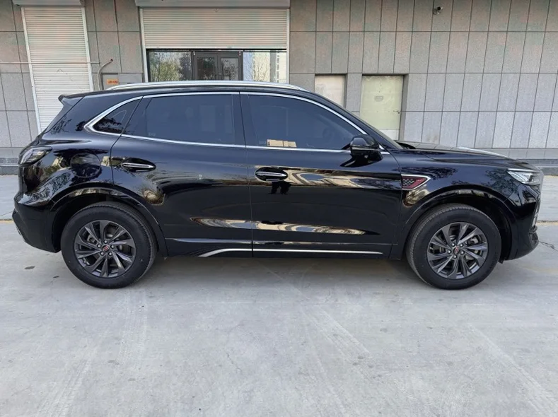 红旗HS5 内饰前排