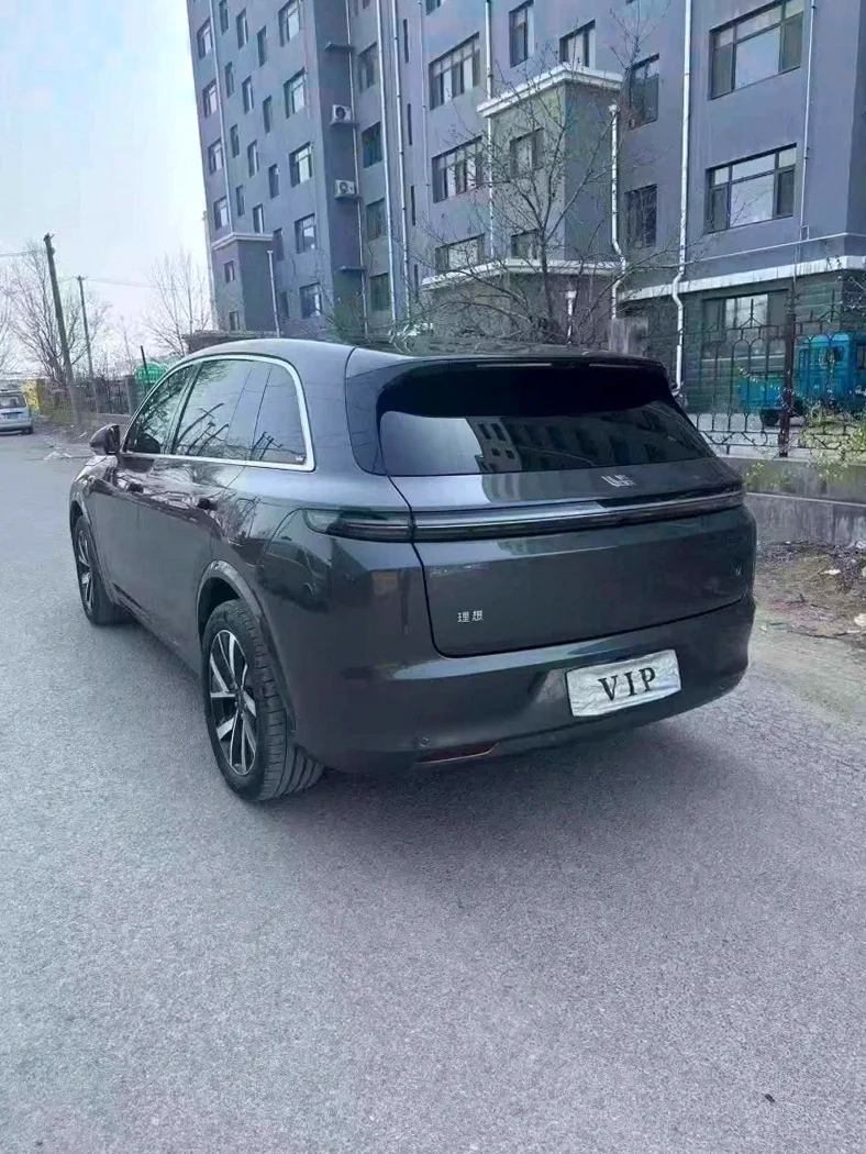 理想L7 内饰前排