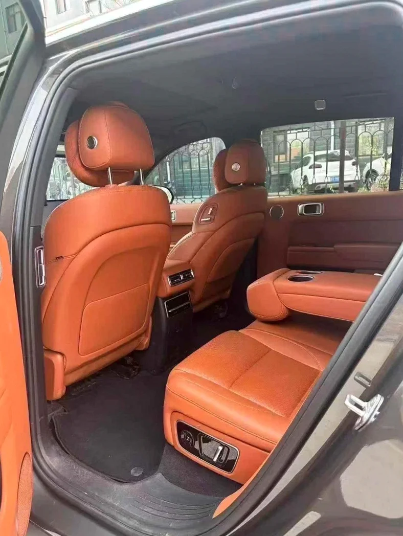 理想L7 后面外观一