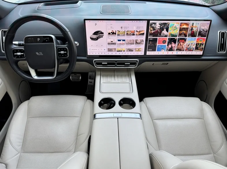 理想L8 后面外观二