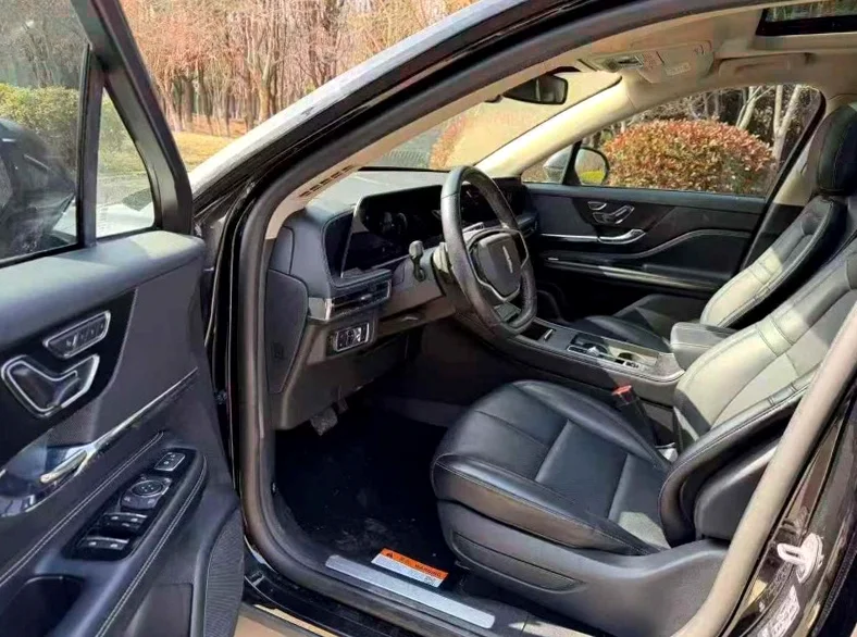 林肯冒险家 后面外观一