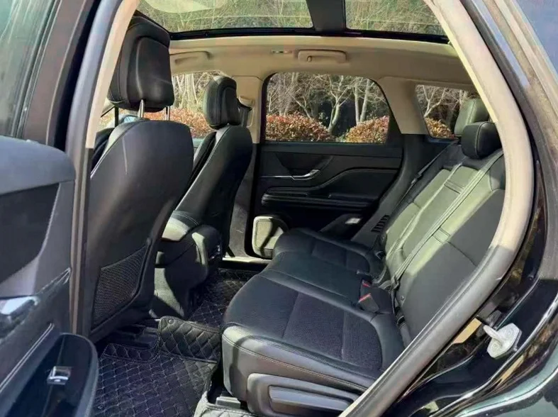 林肯冒险家 内饰前排