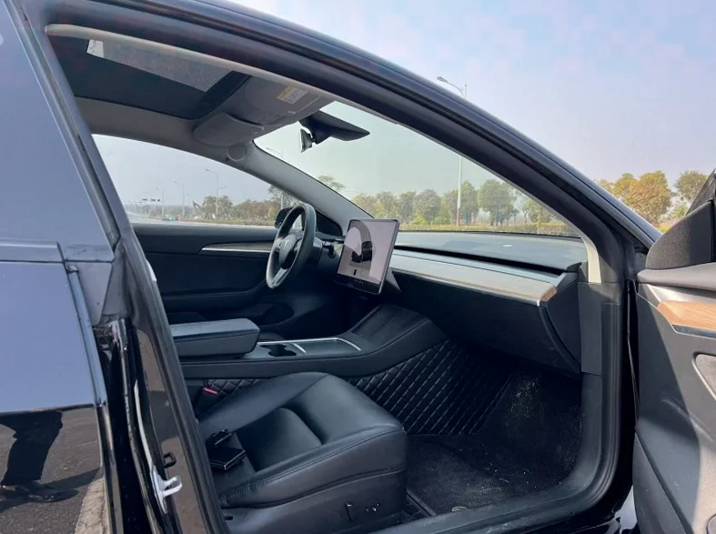 特斯拉MODEL 内饰后排