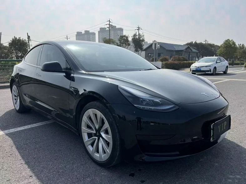 特斯拉MODEL 正面外观二