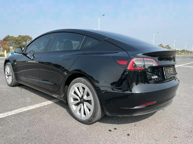 特斯拉MODEL 后面外观三