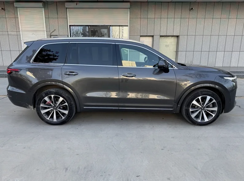 理想ONE 内饰前排