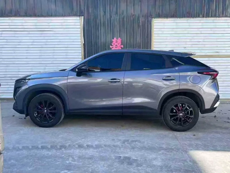 奇瑞欧萌达 内饰前排