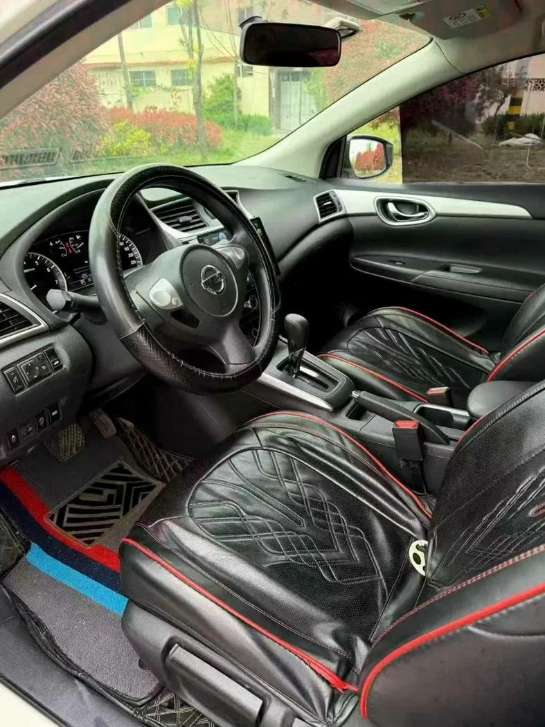 日产轩逸 后面外观一