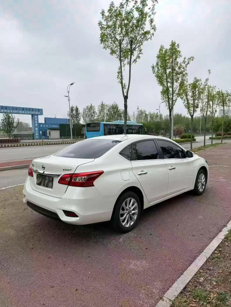 日产轩逸 内饰后排