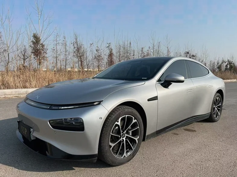 小鹏汽车p7 正面外观三