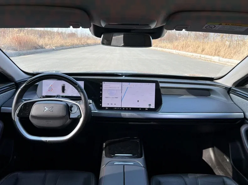 小鹏汽车p7 内饰前排