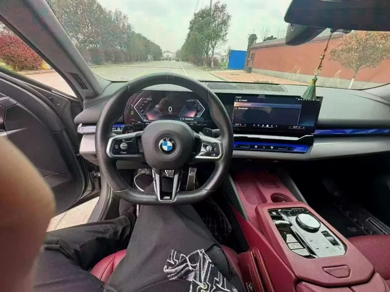 宝马5系 后面外观三