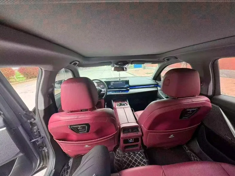 宝马5系 后面外观一