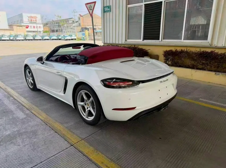 保时捷718 内饰后排