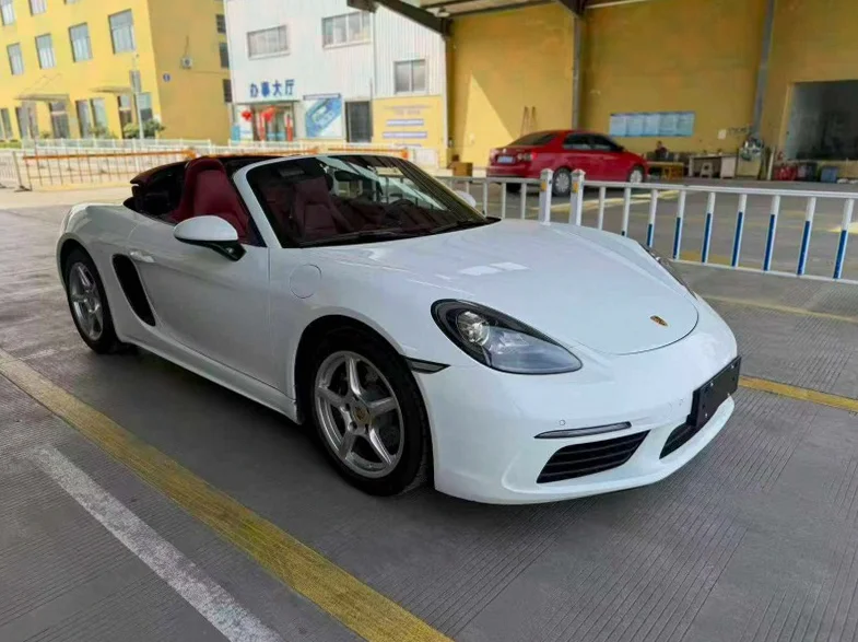 保时捷718 正面外观二