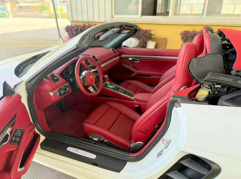 保时捷718 后面外观三