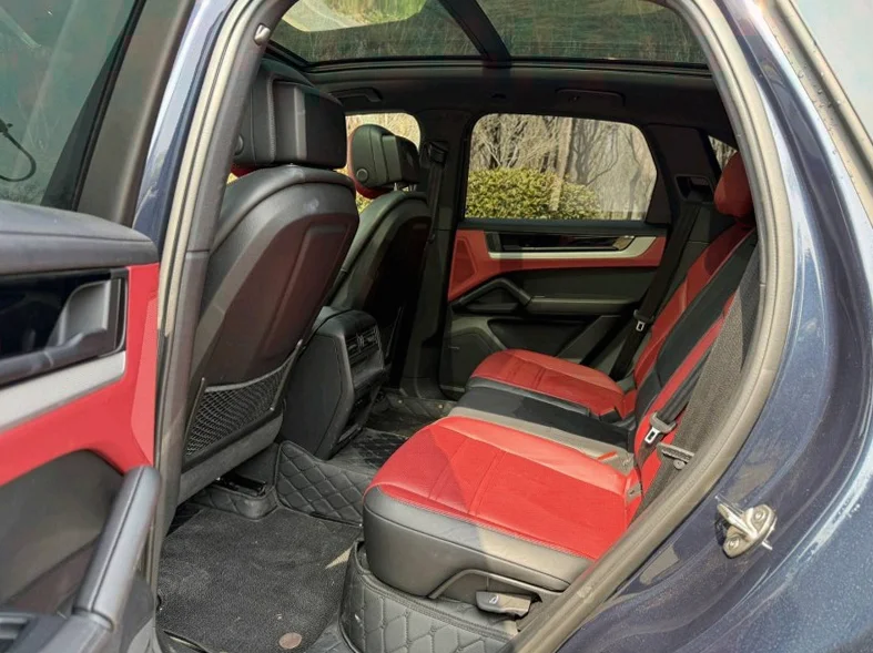 保时捷卡曼 后面外观一