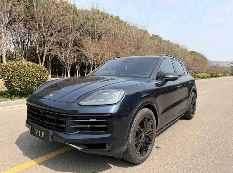 保时捷卡曼 正面外观二