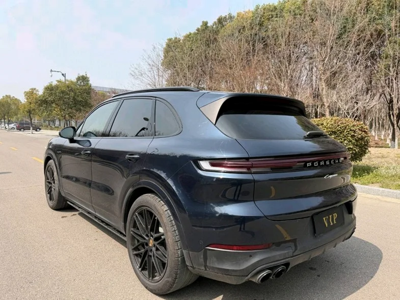 保时捷卡曼 内饰后排