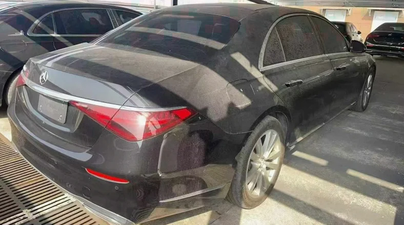 奔驰S 内饰前排