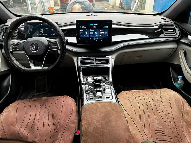 比亚迪秦 后面外观二