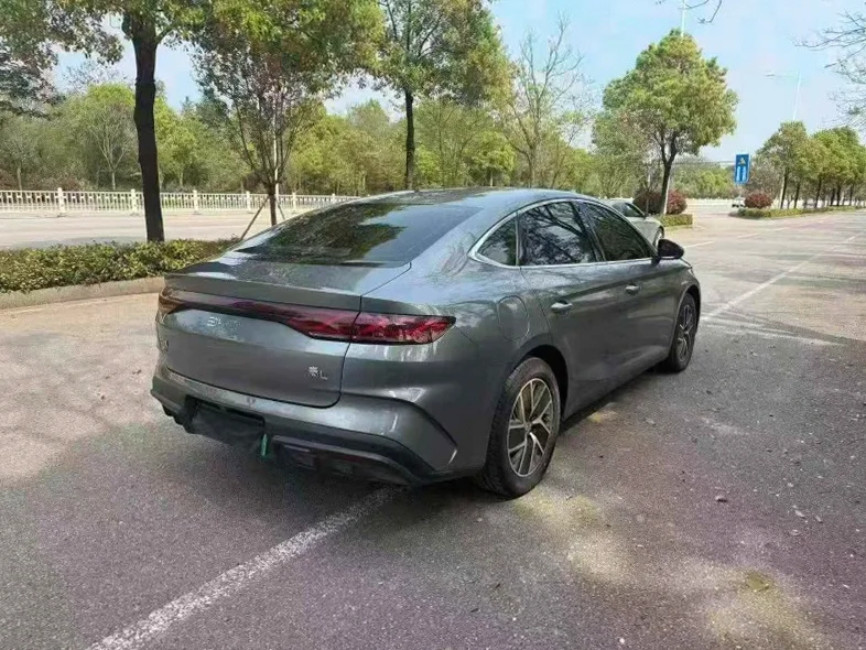 比亚迪秦 后面外观三