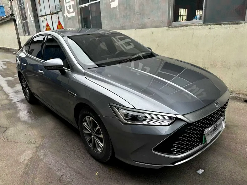 比亚迪秦 正面外观二