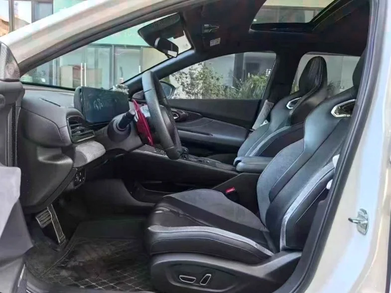 传祺影豹 后面外观一