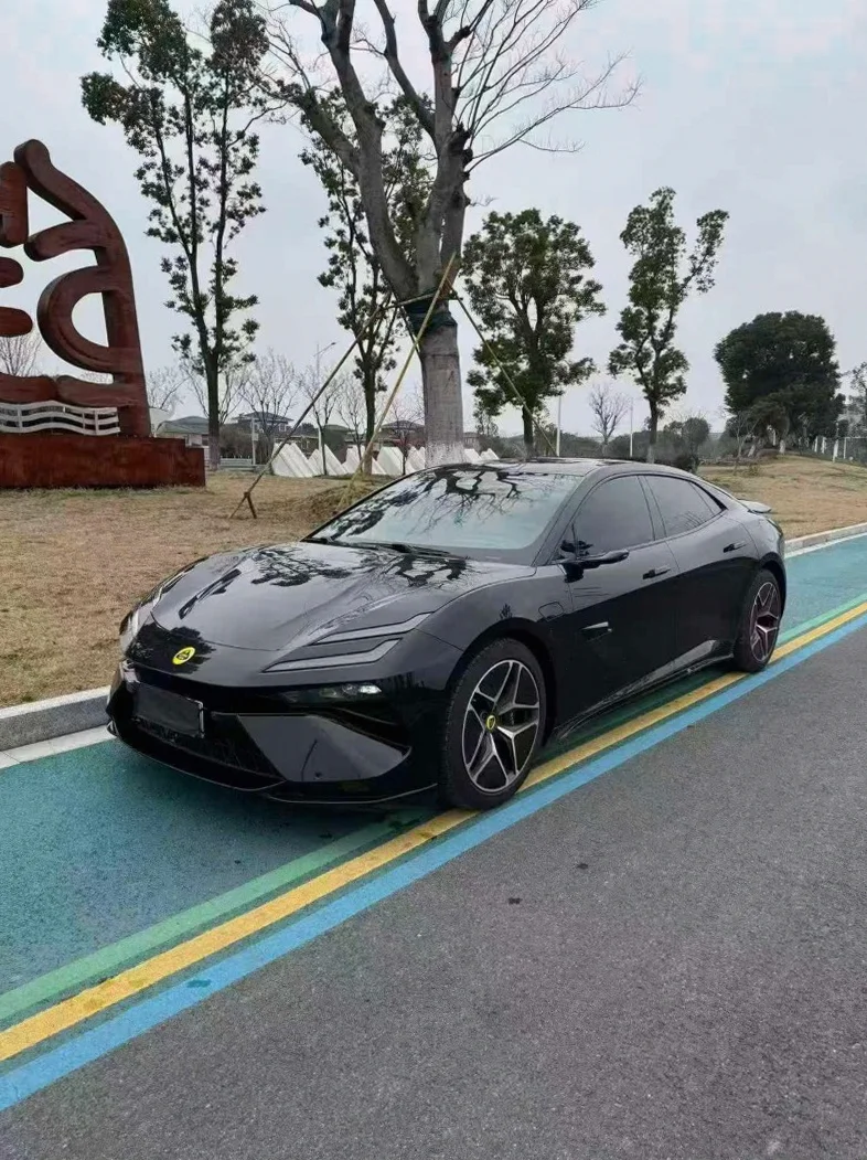 路特斯EMEYA 正面外观二