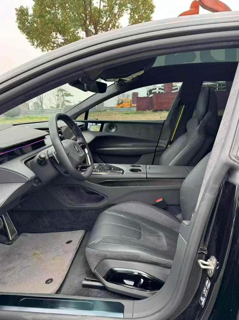 路特斯EMEYA 正面外观三