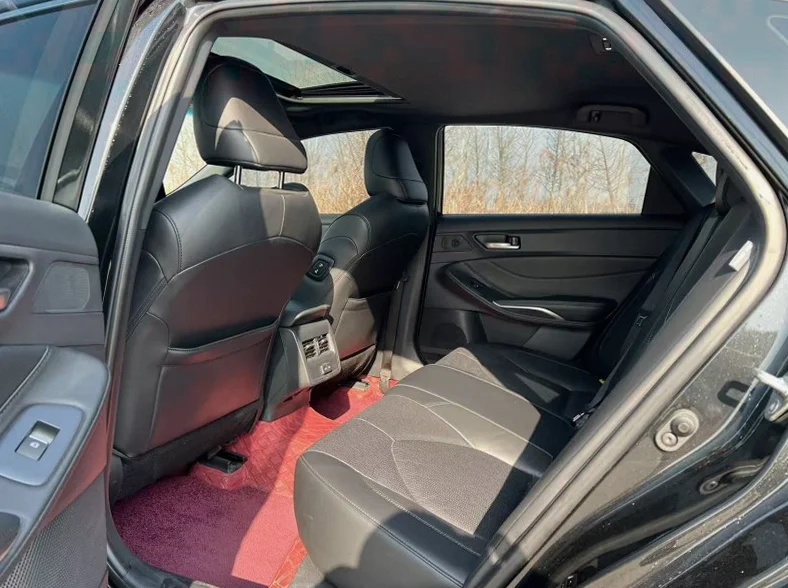 丰田亚洲龙 驾驶室