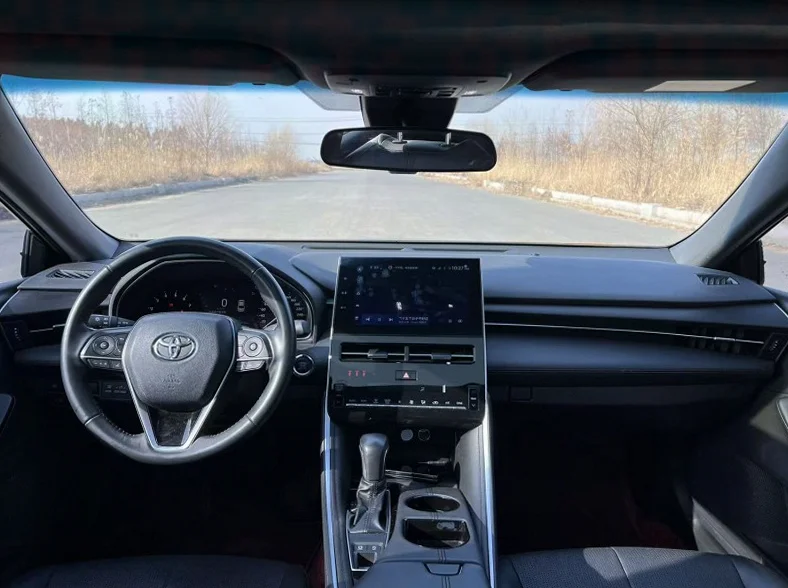 丰田亚洲龙 内饰前排