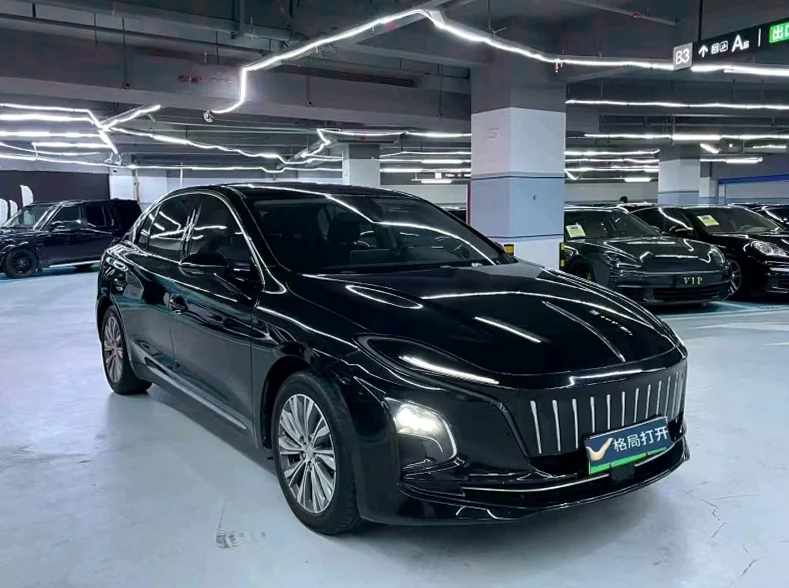 红旗E-QM5 正面外观二