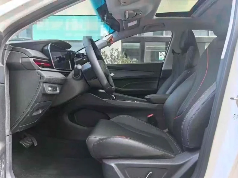 吉利缤瑞 后面外观一