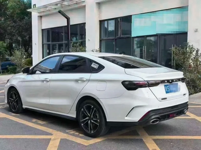 吉利缤瑞 内饰前排