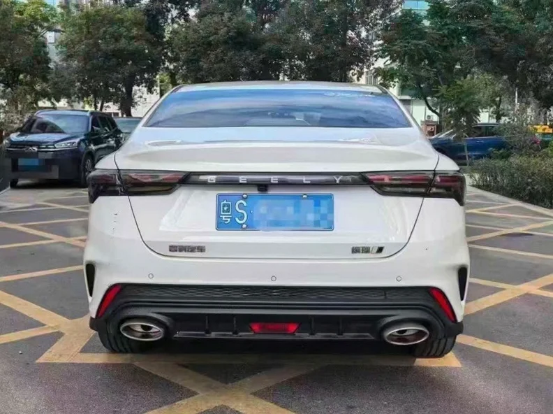 吉利缤瑞 内饰后排