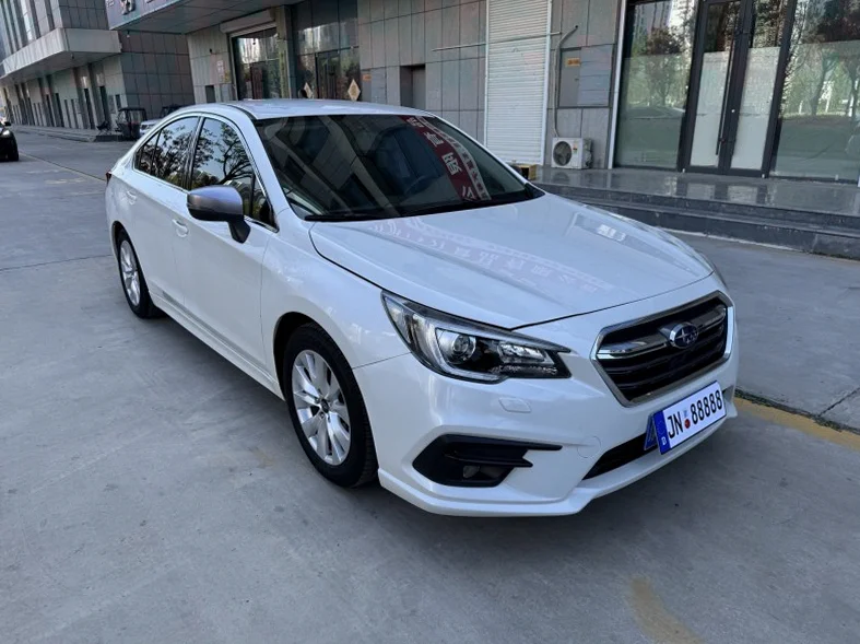 斯巴鲁力狮 驾驶室