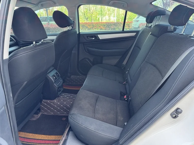 斯巴鲁力狮 后面外观三