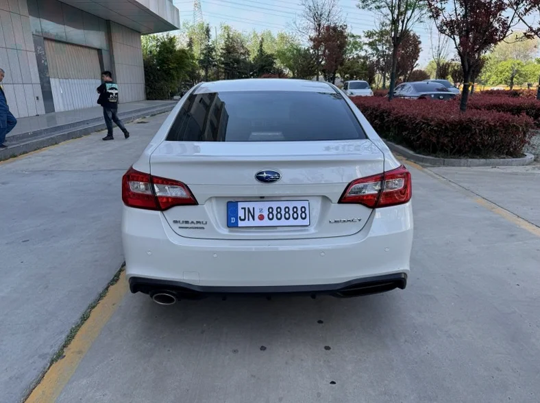 斯巴鲁力狮 内饰后排