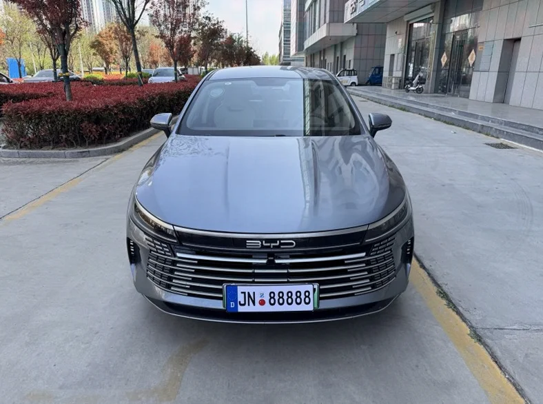 25年比亚迪驱逐舰05荣耀版DM-I 55KM豪华型