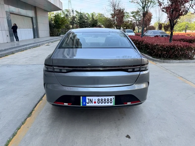 比亚迪驱逐舰 正面外观三